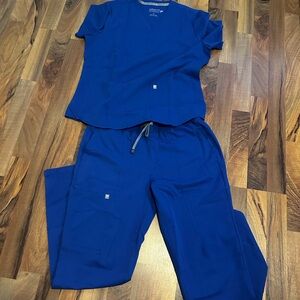 Fabletics scrubs